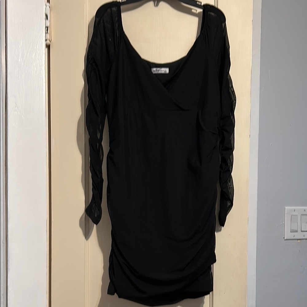 Hollister Classic Black Top